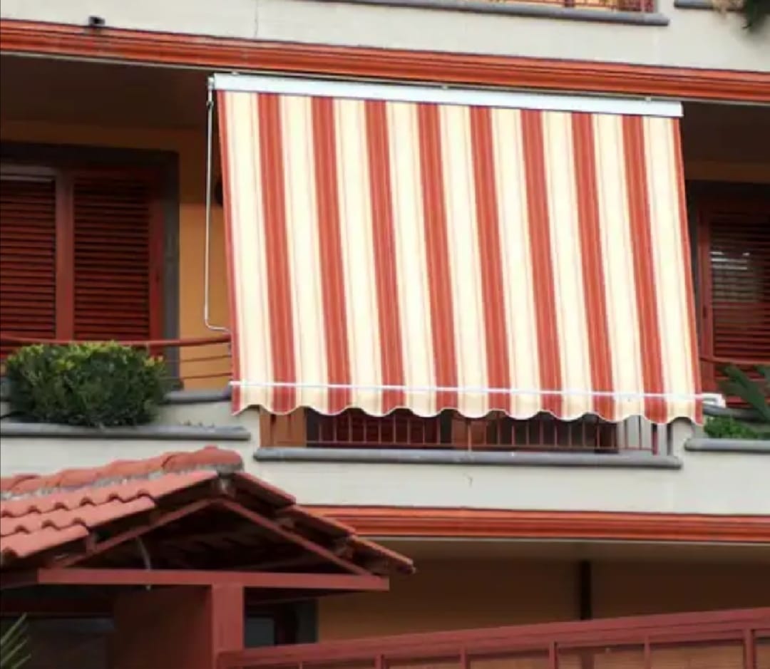 tenda da sole di un condominio