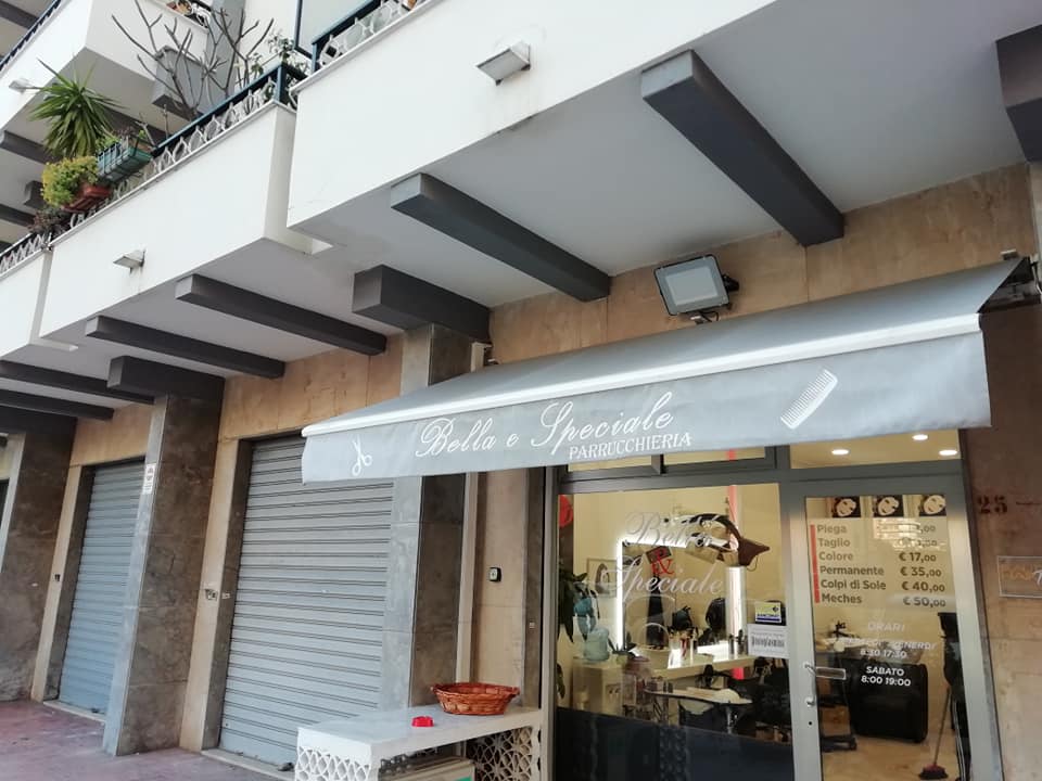 tenda da sole di una casa privata