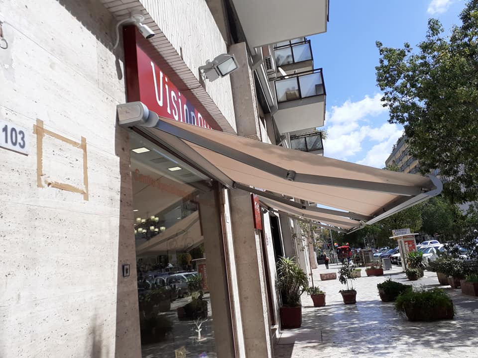 tenda da sole per attività commerciale