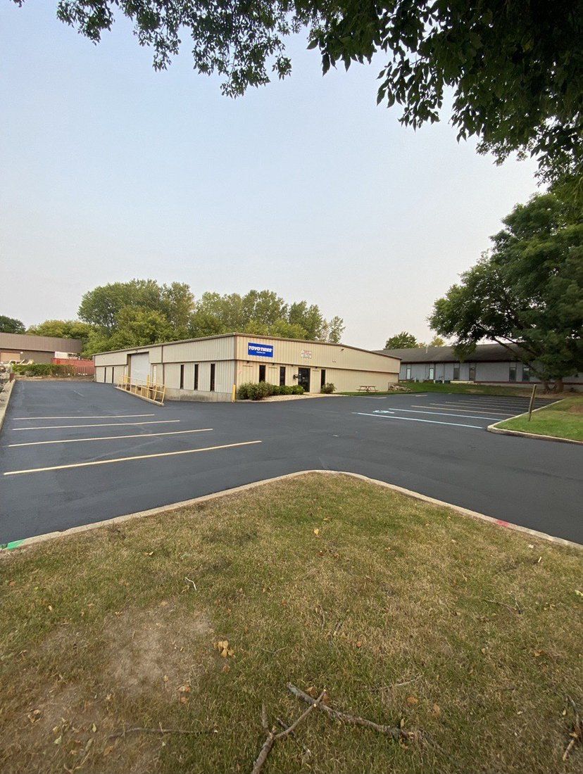 Establishment Parking Asphalt - Cottage Grove, WI - Perla Asphalt Maintenance & Sealcoating