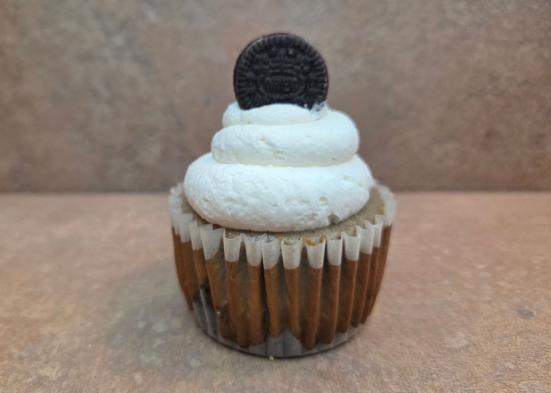Chez Panise Oreo Cheesecake Cupcake