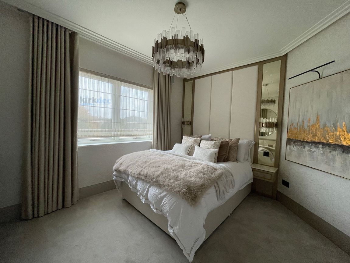 Designer wallpapering and decorating in Bothwell by professional decorators