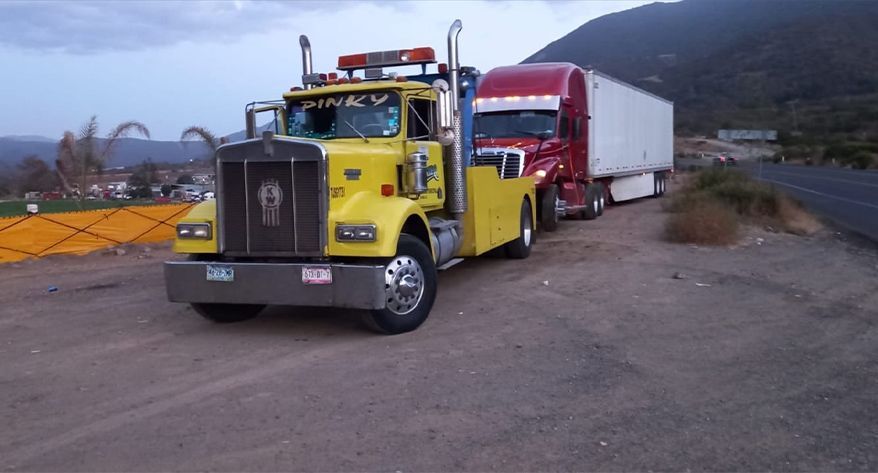 GRÚAS QUINTERO- grúas económicas Tijuana