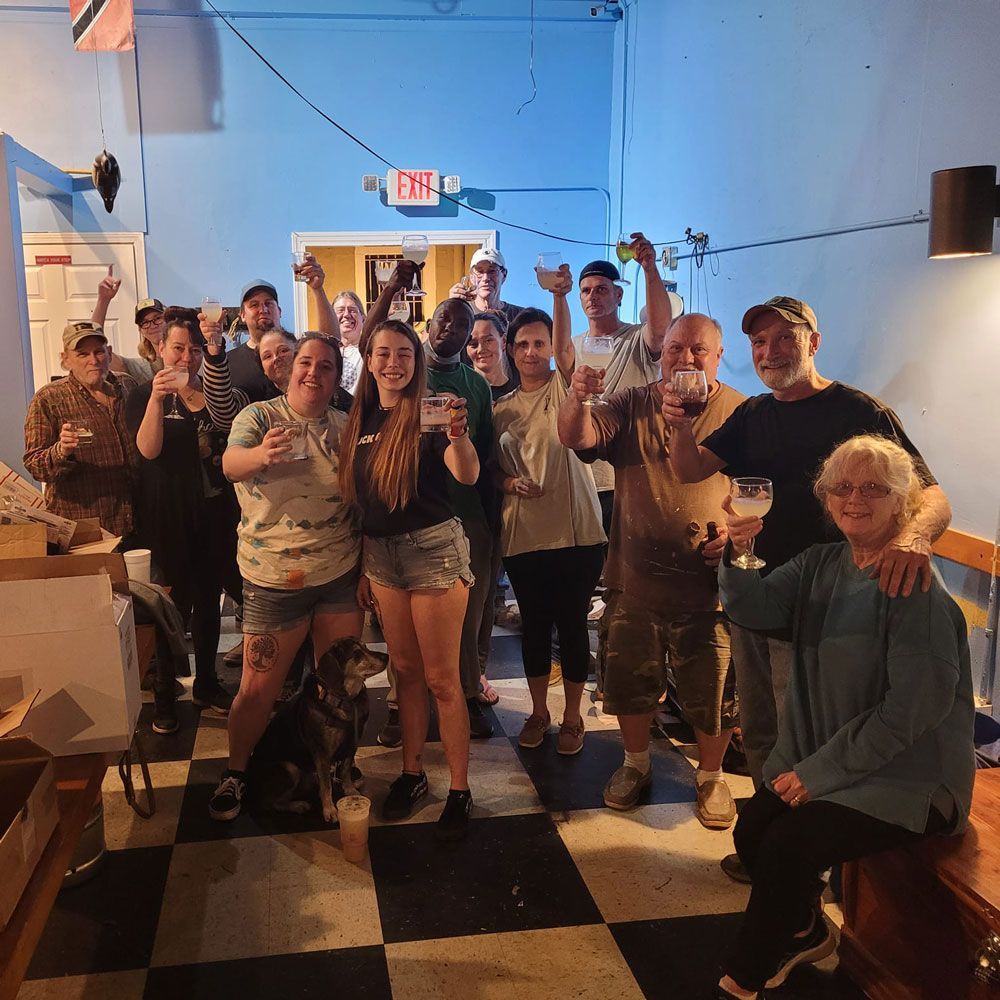 Happy People — New Bern, NC — The Brown Pelican