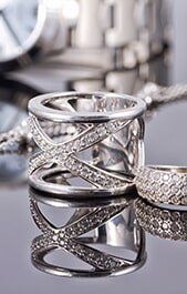 Jewelries - Elegant silver ring in Warren, OH