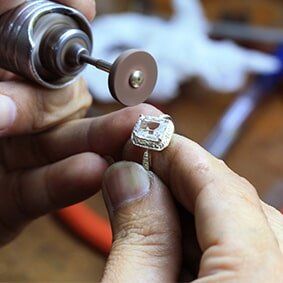 Repair jewelry - Repairing Ring in Warren, OH