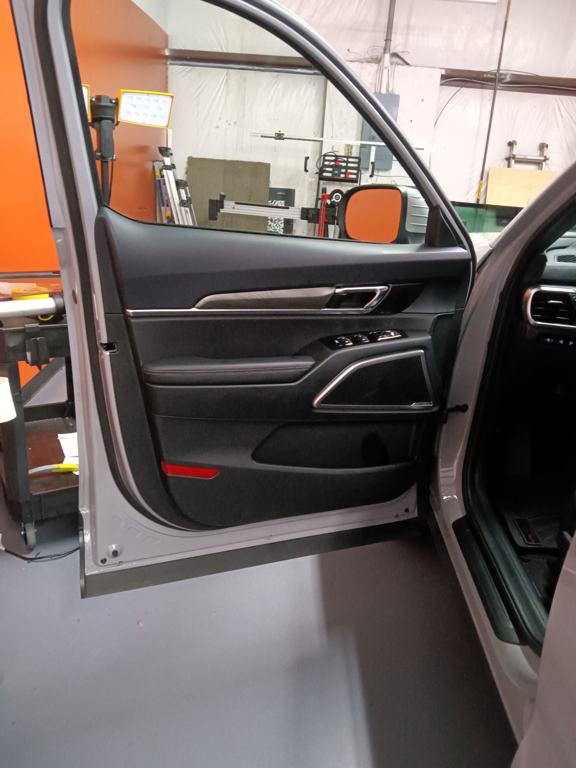 Mobile windshield replacement service in Charlotte, NC