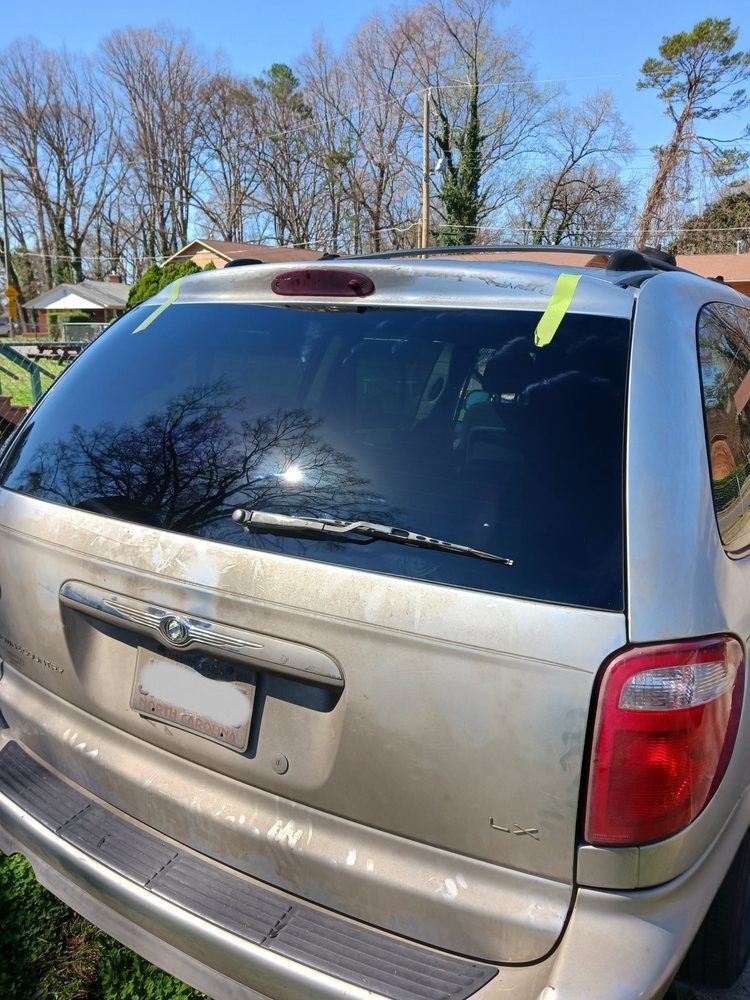 Mobile rear windshield replacement in Charlotte, NC