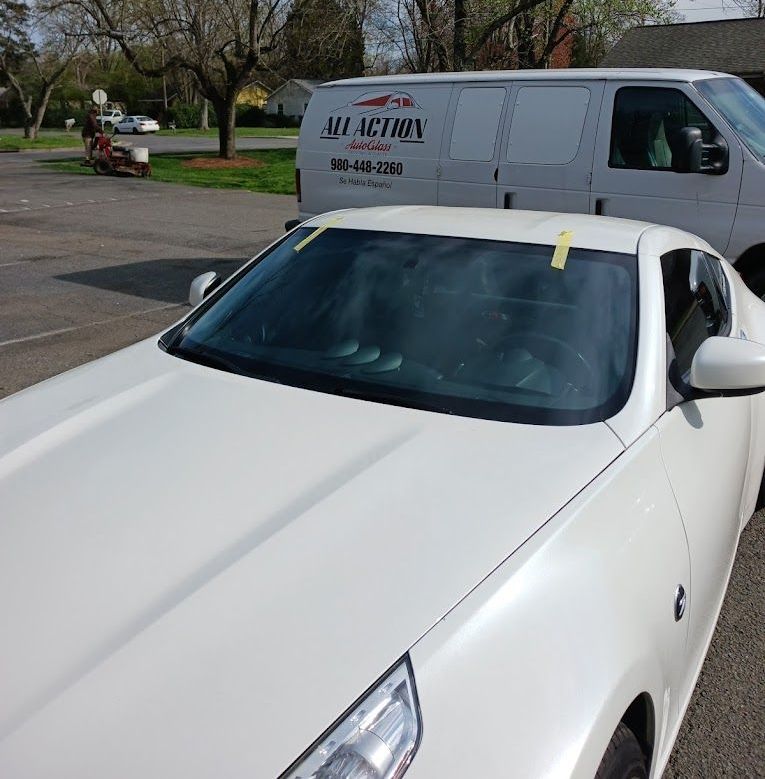Mobile auto glass repair in Charlotte, NC Mobile auto glass repair in Charlotte, NC