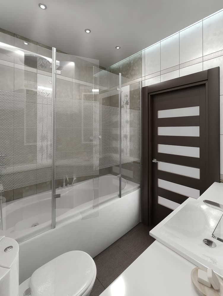 Shower screen and bath — Shower Screens in Tamworth, NSW