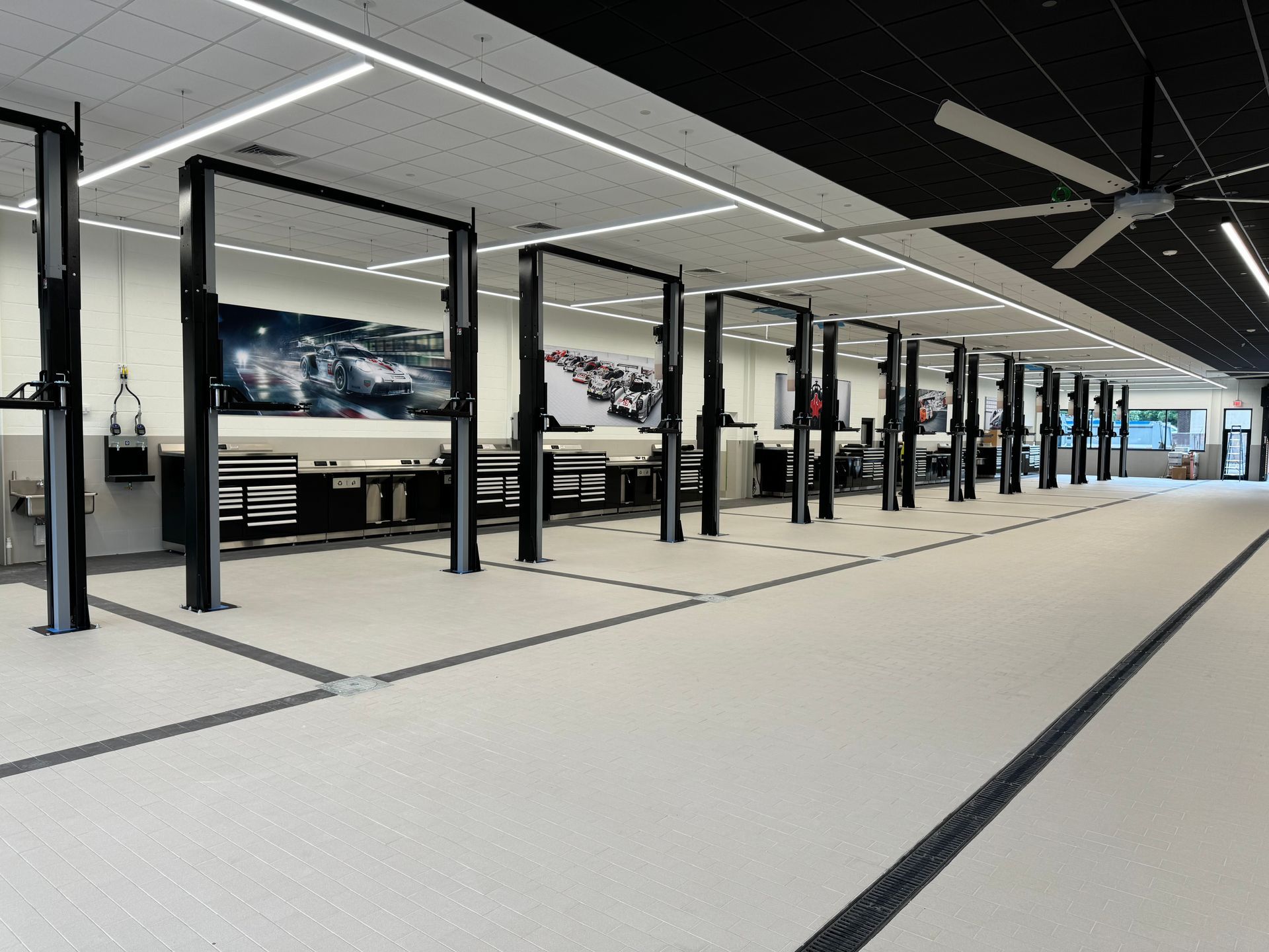 Spacious modern maintenance garage for high end Mercedes-Benz cars