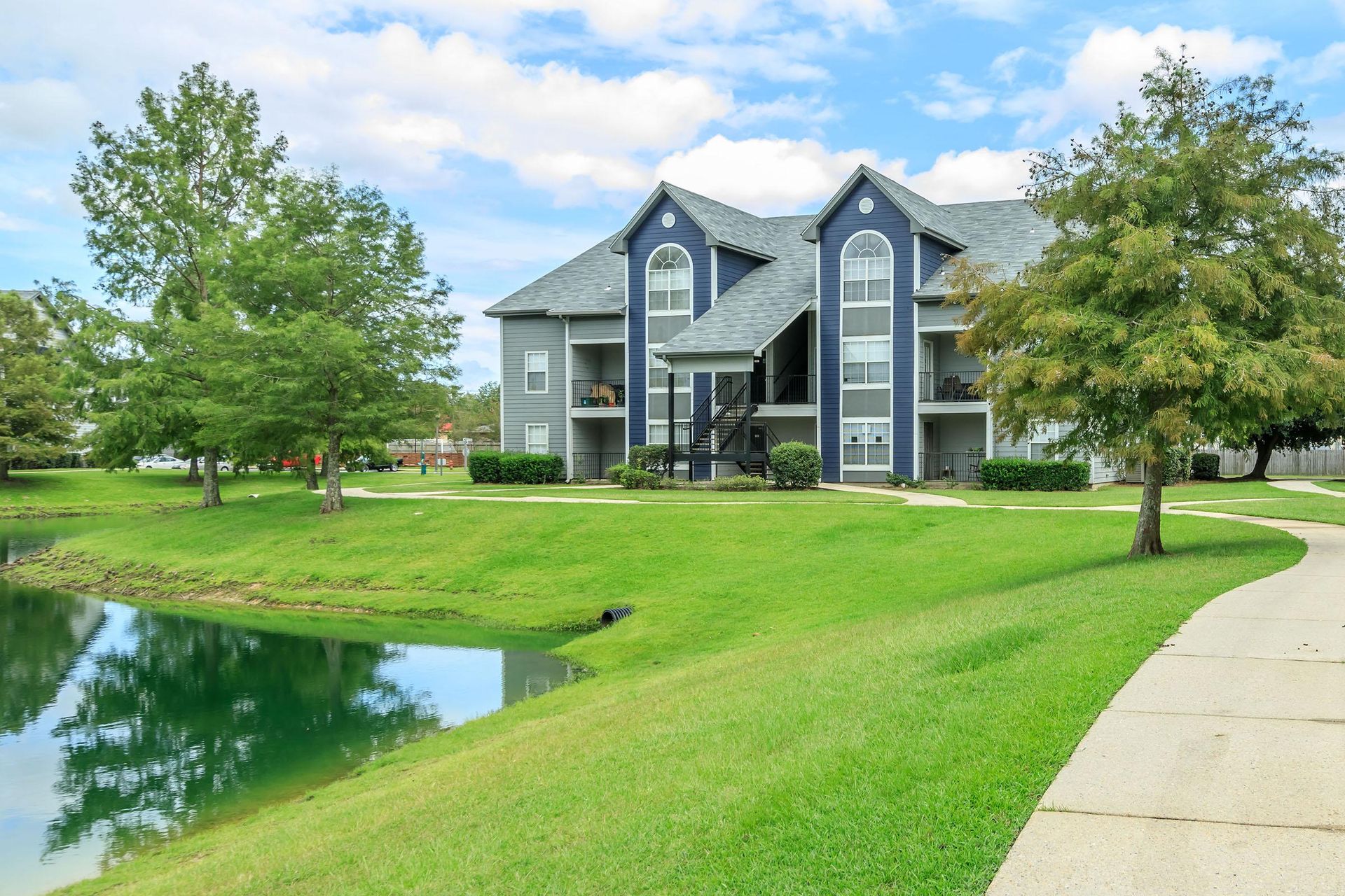 Community exterior at Pelican Pointe in Slidell, LA.