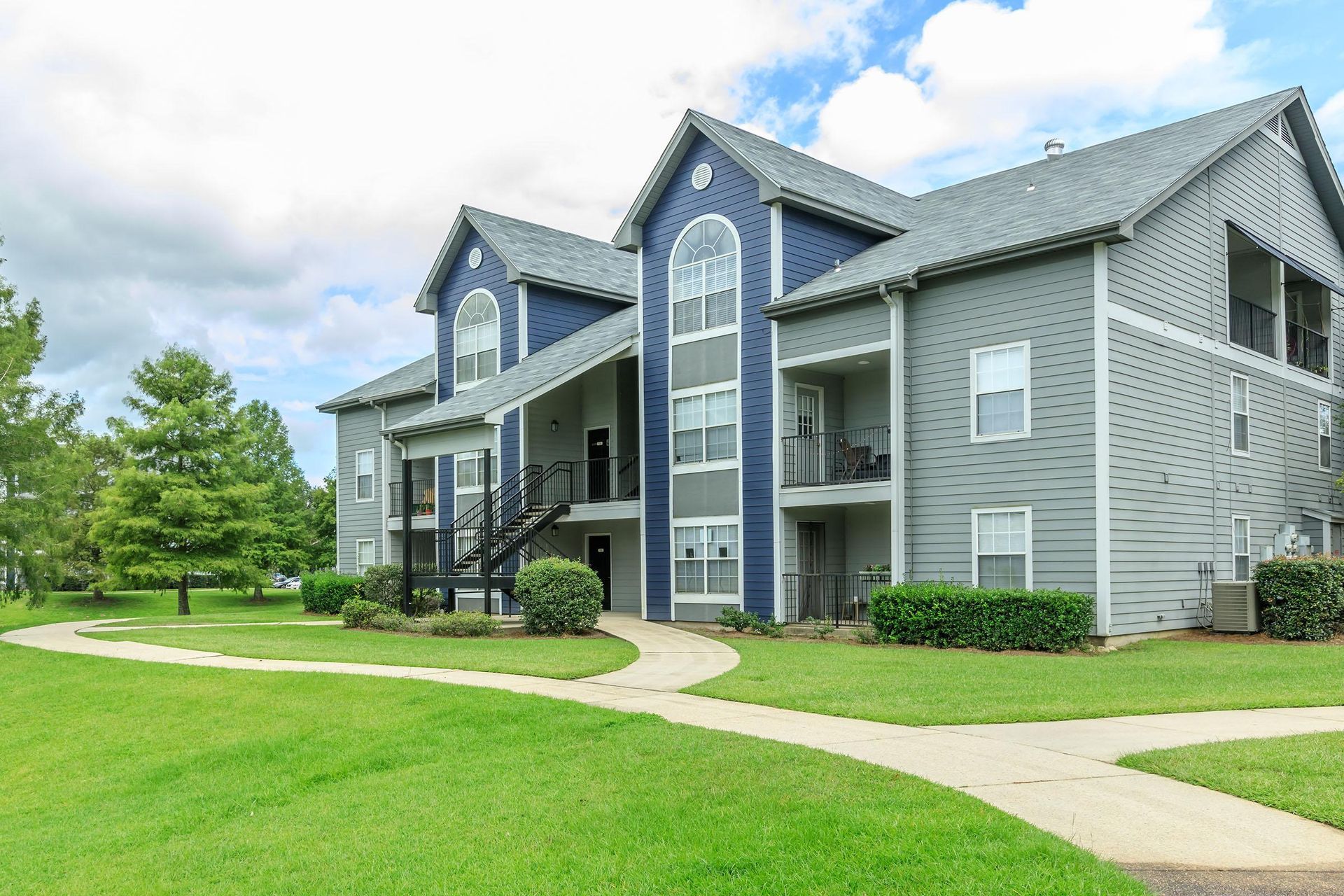 Community exterior at Pelican Pointe in Slidell, LA.
