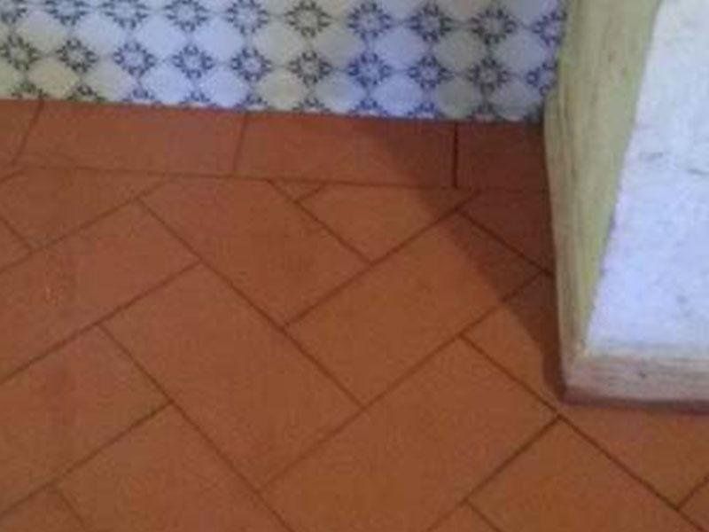 pulizia pavimenti domestici in cotto