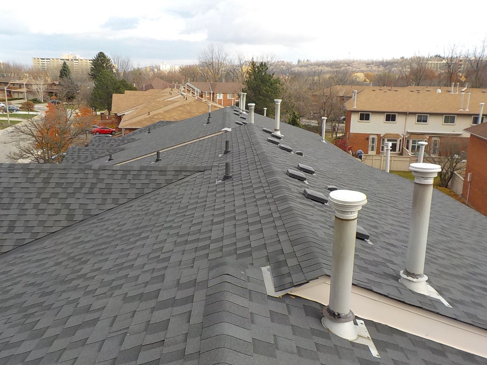 Black asphalt roofing shingles