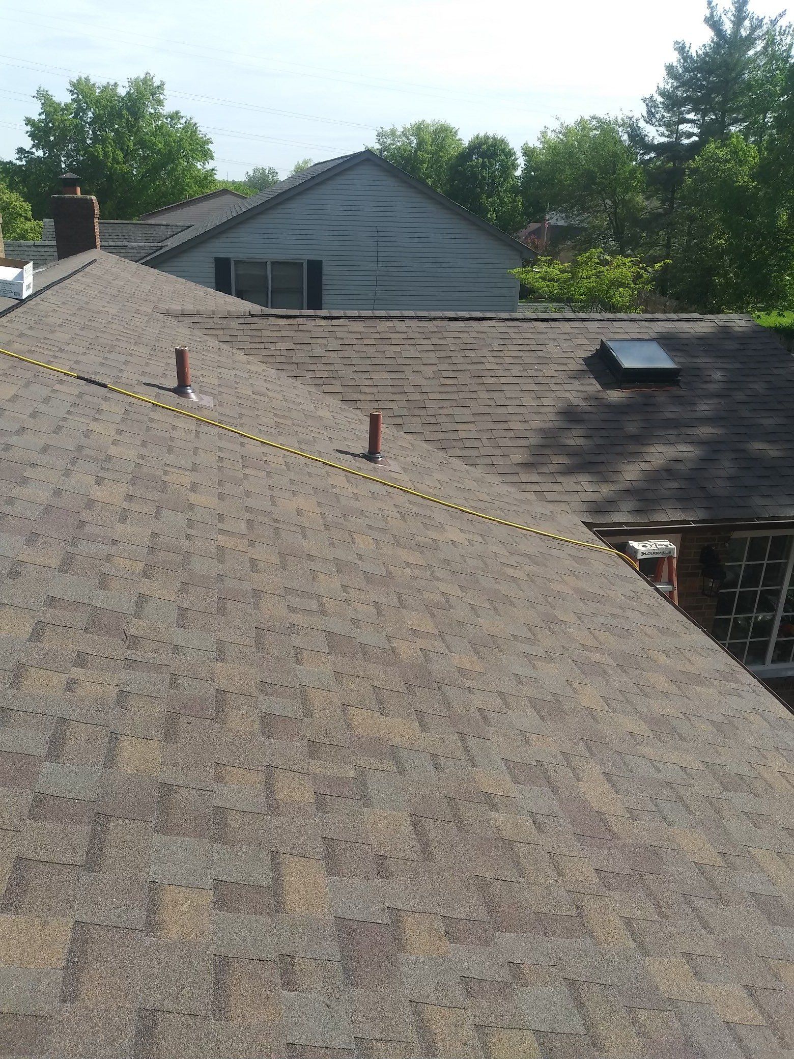 A roof that needs a roof replacement in Cincinnati, OH by Gold Peak Roofing
