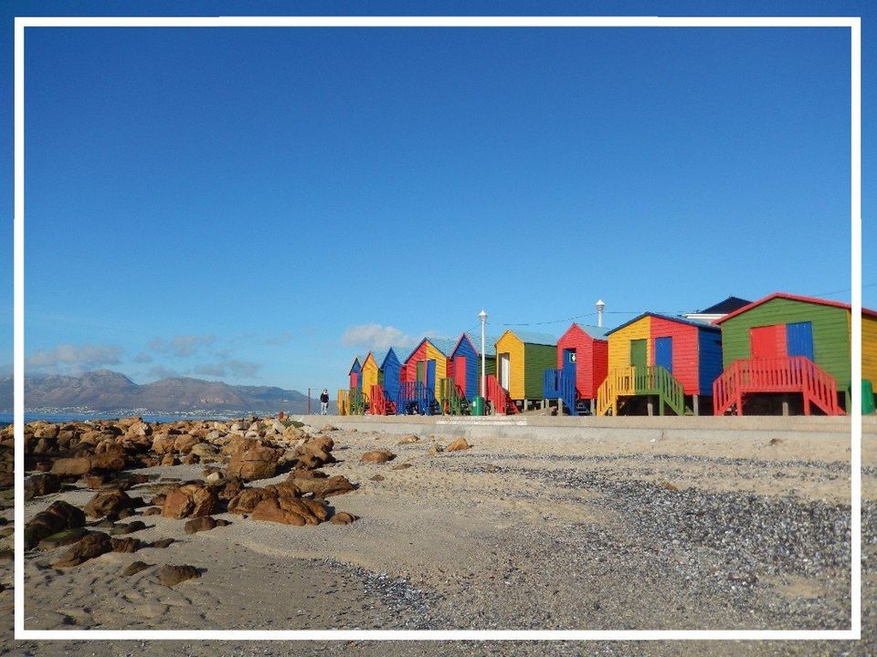 Amazing Africa Tours - Muizenberg's colourful beach huts