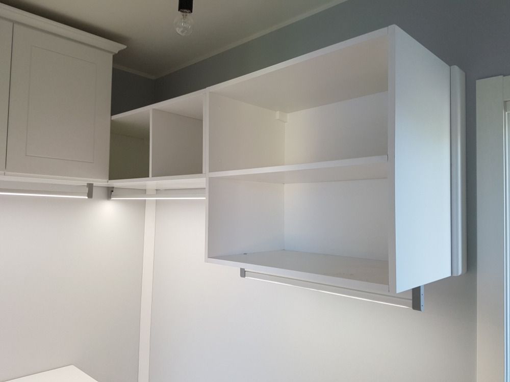 arredo zona notte  su misura in legno novi ligure