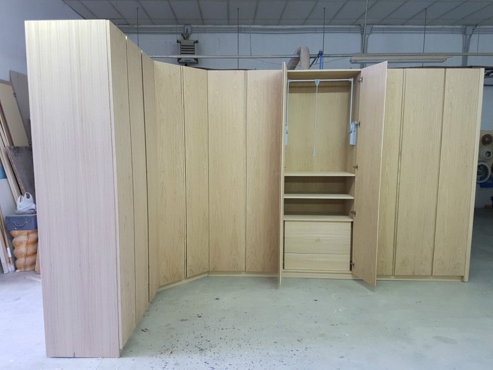 arredo zona notte  su misura in legno novi ligure