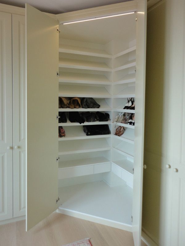 arredo zona notte  su misura in legno novi ligure