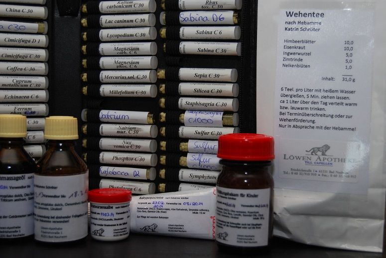 Alternative pflanzliche oder homöopatische Heilmittel.