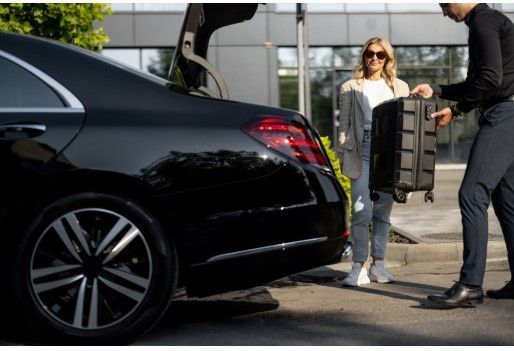 Airport transfer service for foreign patients