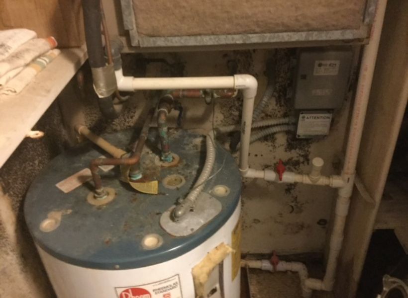 utility room-before 1