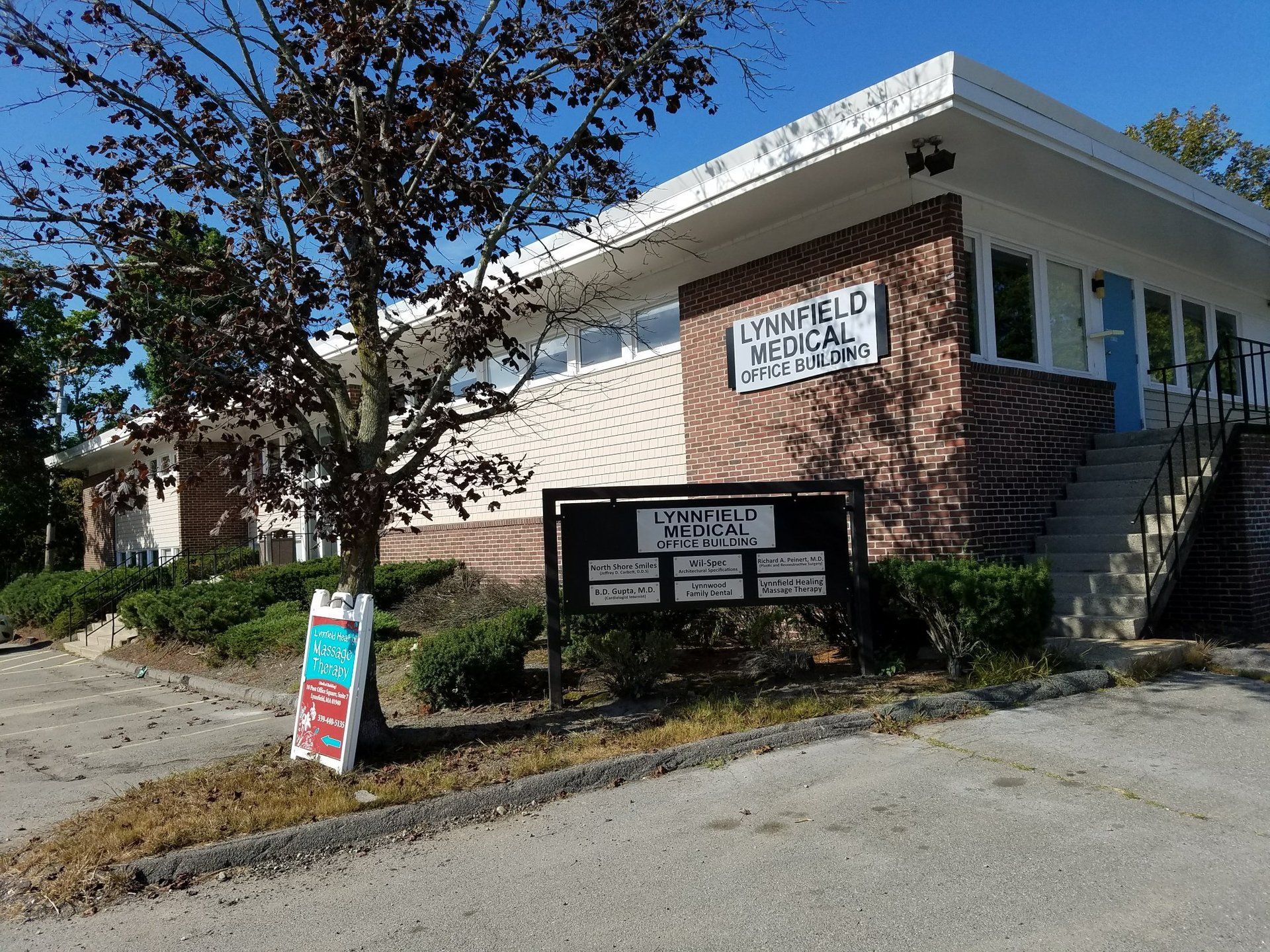 Outside view Lynnwood Family Dental