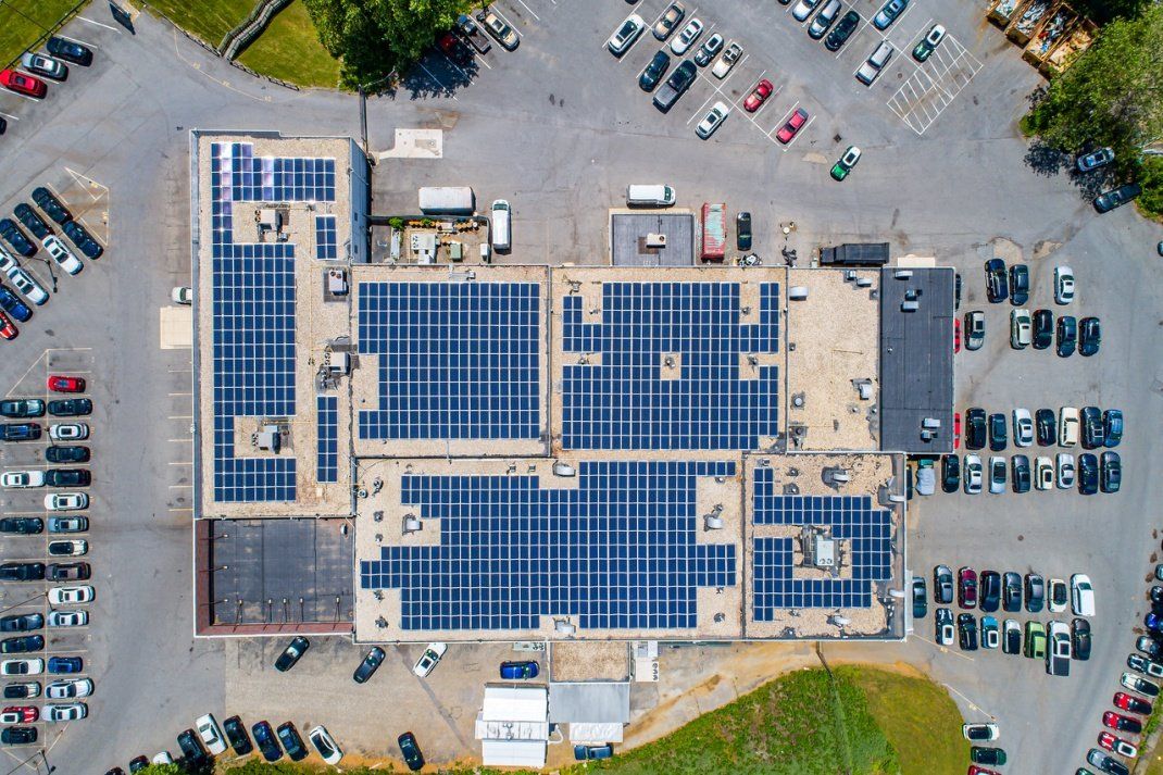 9 SOLAR PANEL BENEFITS FOR COMMERCIAL BUILDINGS