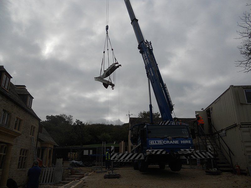 Crane hire service