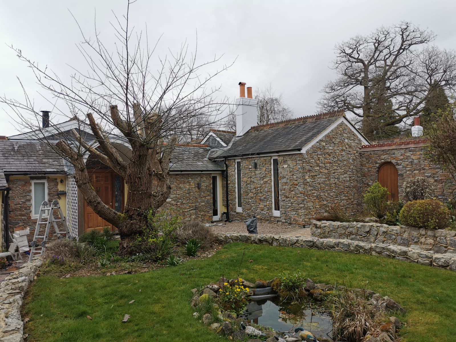 Rustic quartz cladding