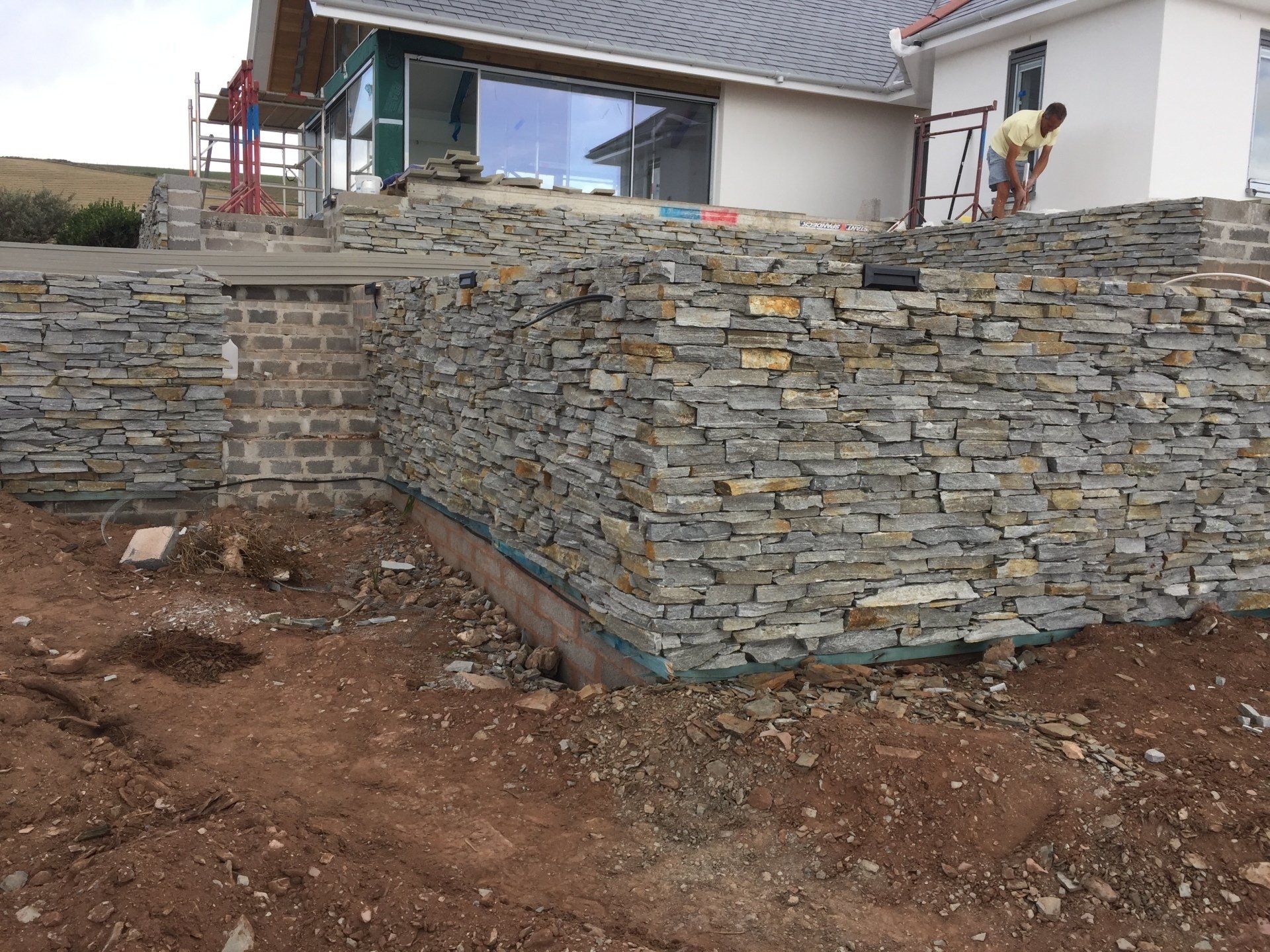 Natural coursed quartzite