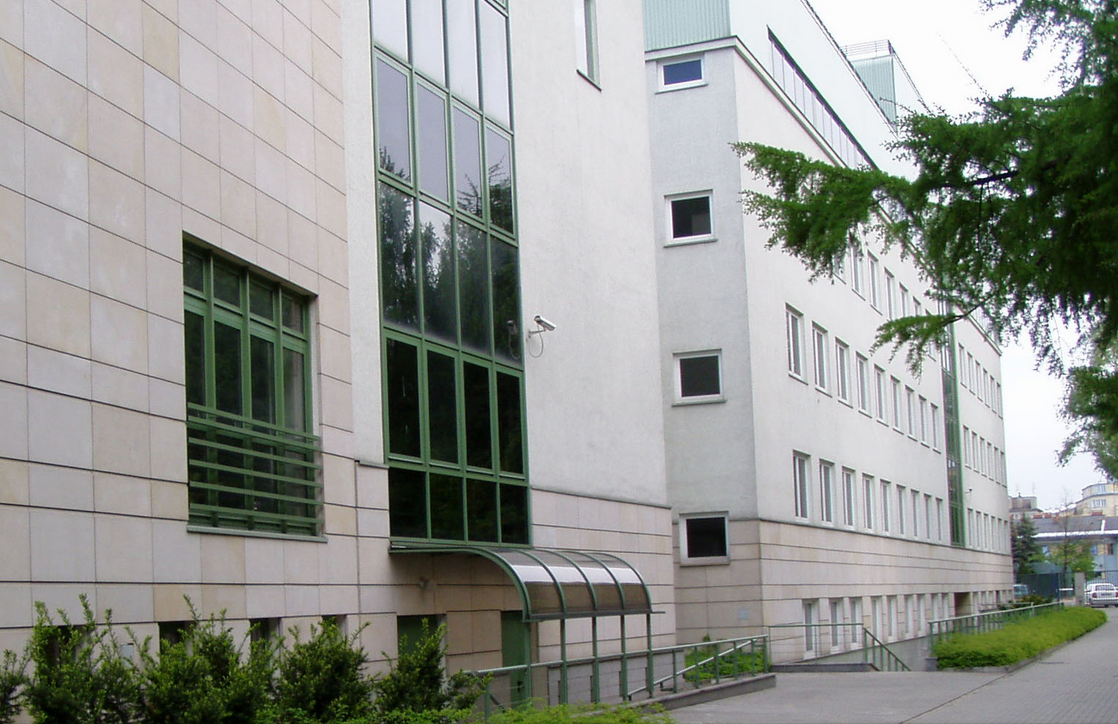 soft natural sandstone in buff and grey