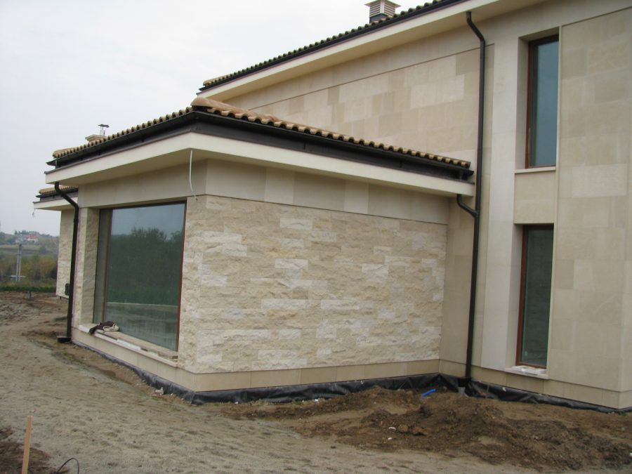 Coursed Limestone Cladding - Random | Real Stone Cladding UK