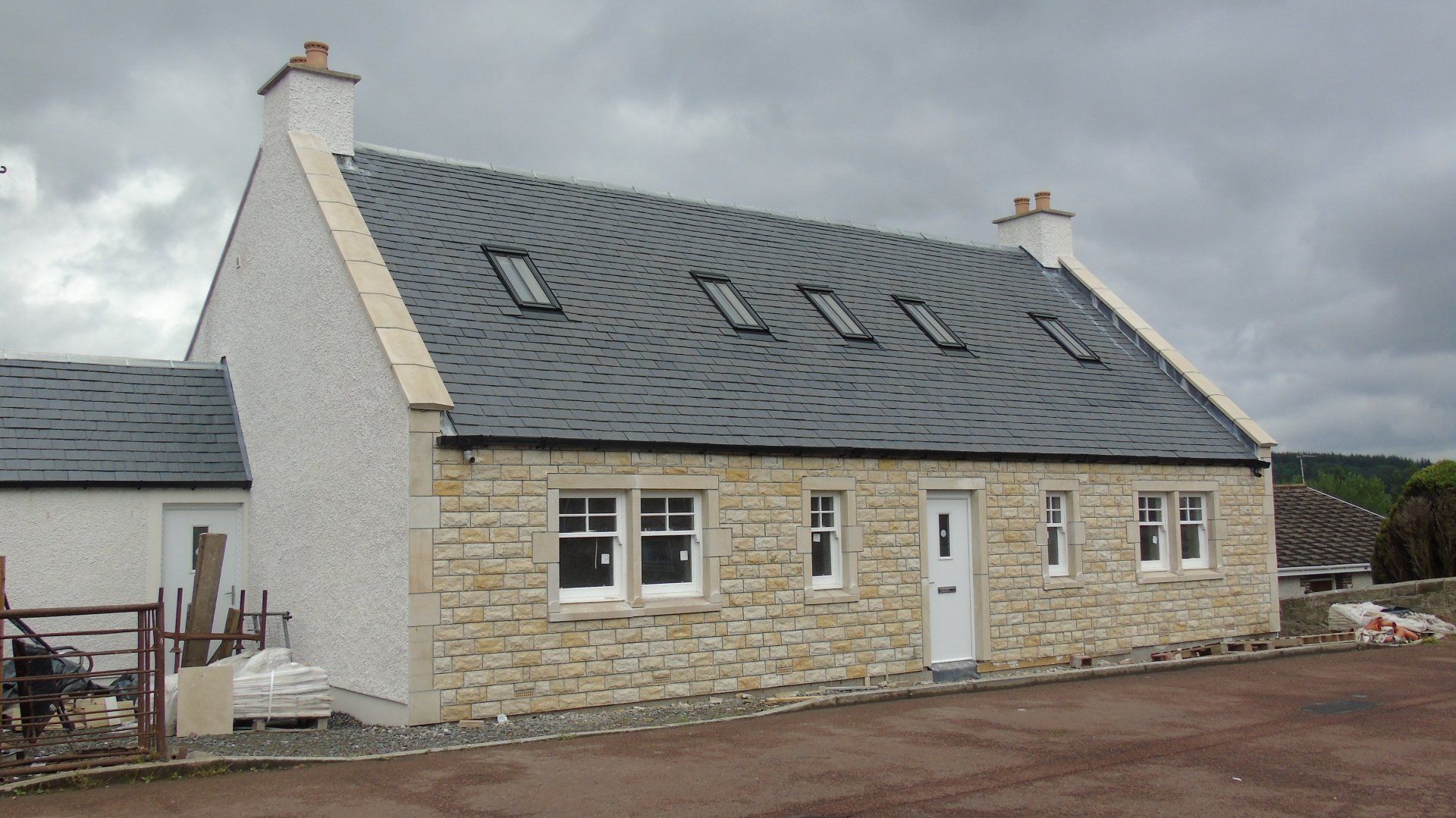 Coursed Sandstone - Buff