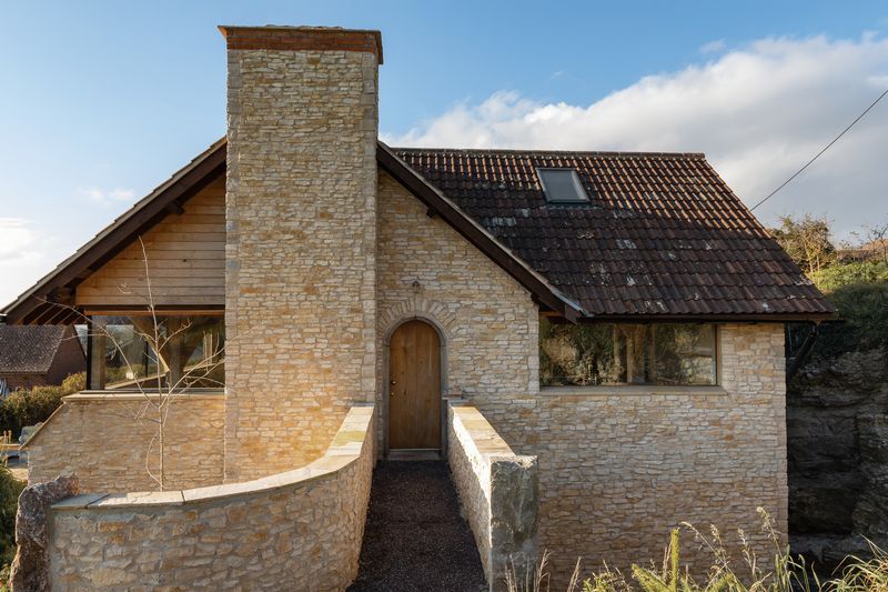 Coursed limestone cladding UK