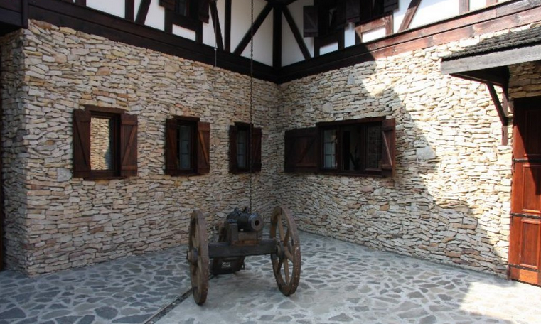 Beautiful Sandstone PB16