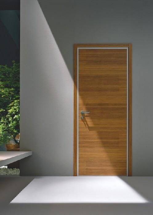 Porta interna con superficie in legno