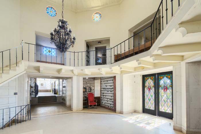 Photos of location, mausoleum and cemetery of 
Abbot & Hast Mortuary, Inc. in Los Angeles, CA