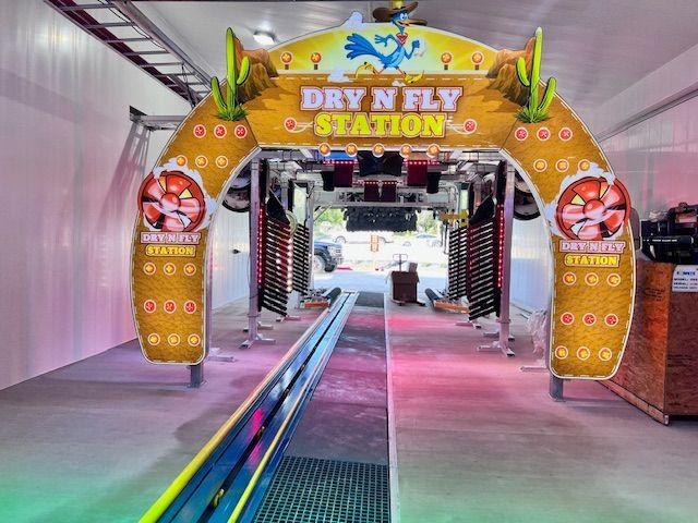 Kwik-n-Clean Car Wash San Antonio Texas entry arch