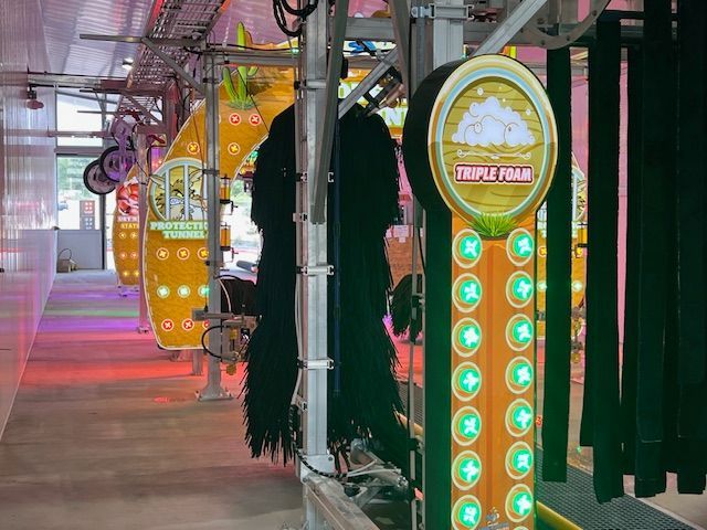 Kwik-n-Clean Car Wash San Antonio Texas entry arch