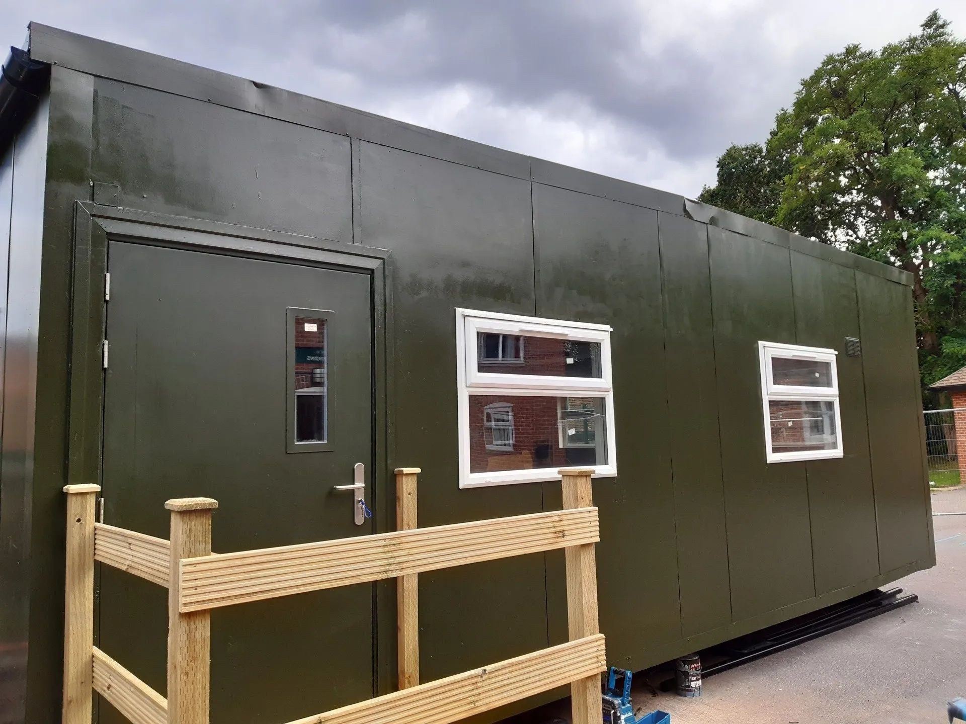 Green portable cabin