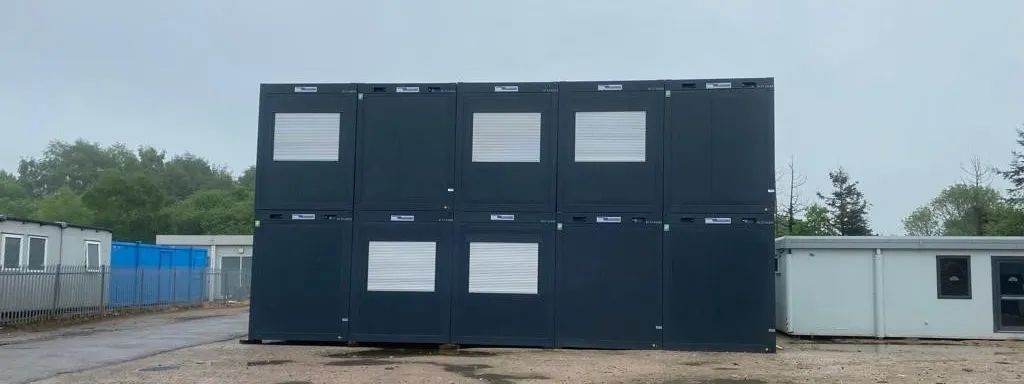 Modular unit stacked vertically