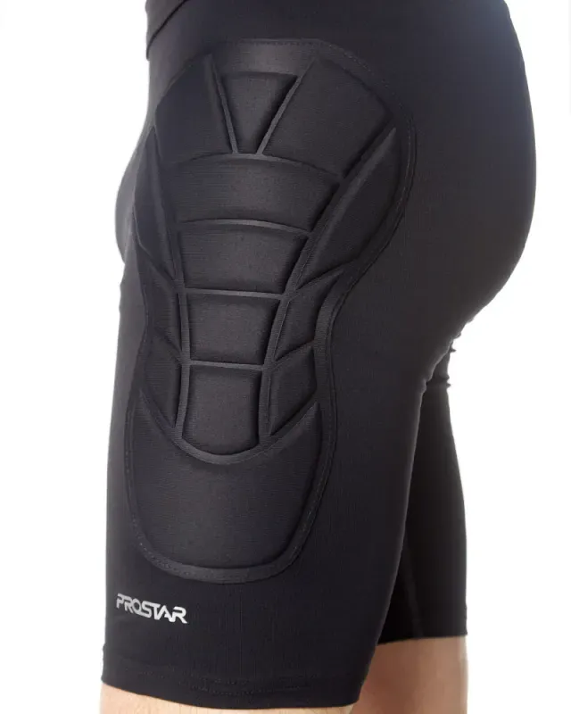 Pantalones cortos de compresión negros con acolchado en la cadera y logotipo PROSTAR; parte de la vestimenta deportiva.