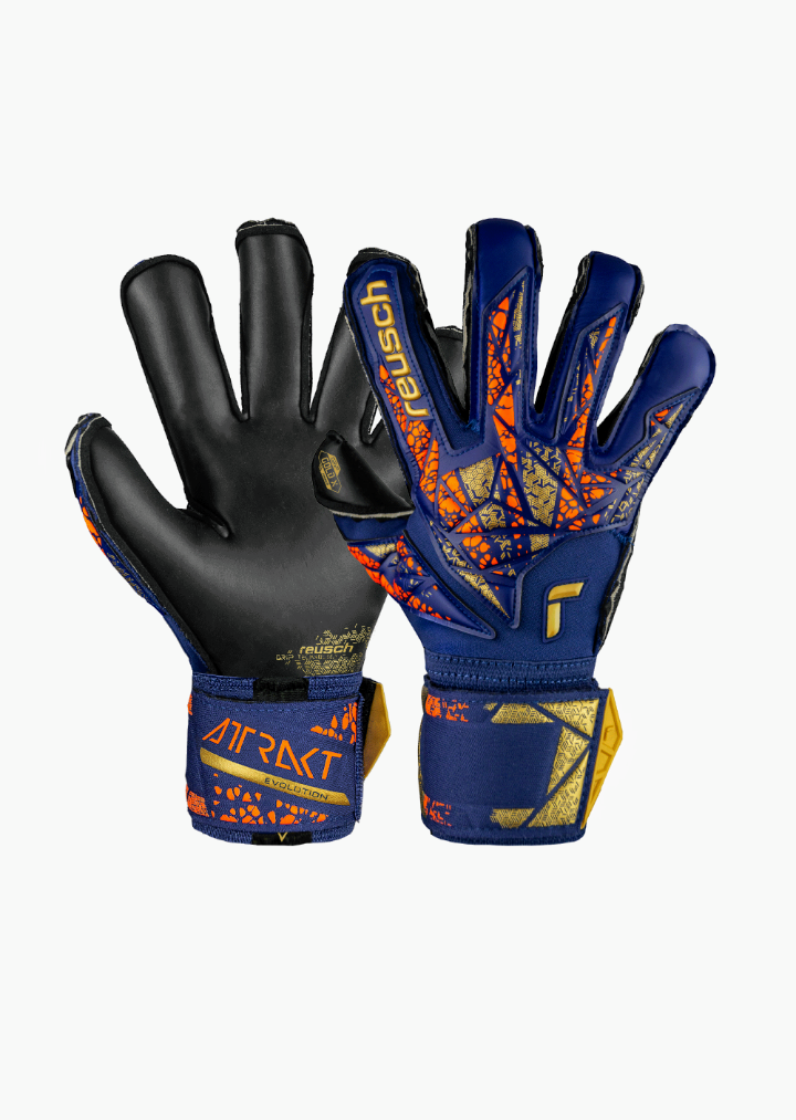Par de guantes de portero de fútbol Reusch azules y negros con detalles dorados.