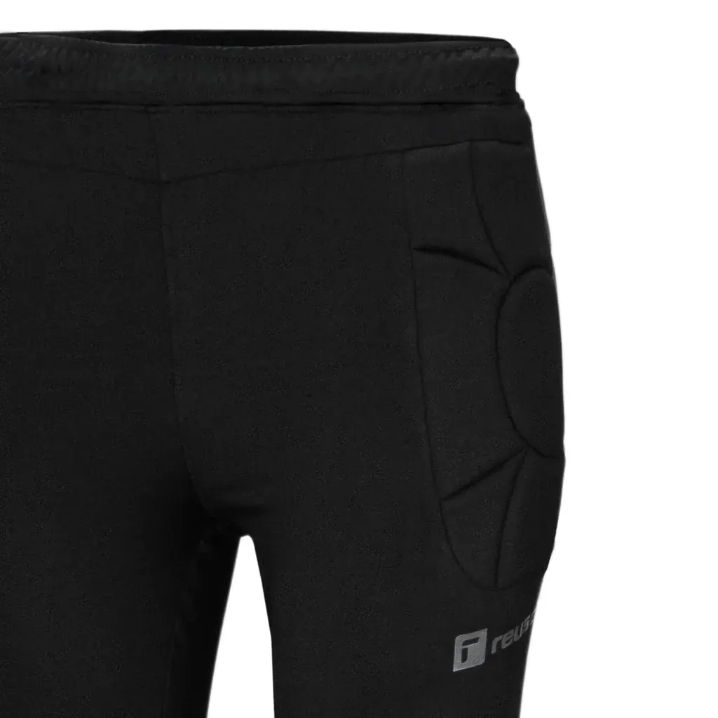 Pantalón deportivo negro con acolchado en rodillas y caderas, estribos en los tobillos.