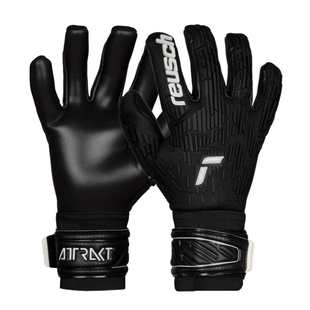 Guantes de portero Reusch Attrakt negros con logotipo blanco y cierre de muñeca.