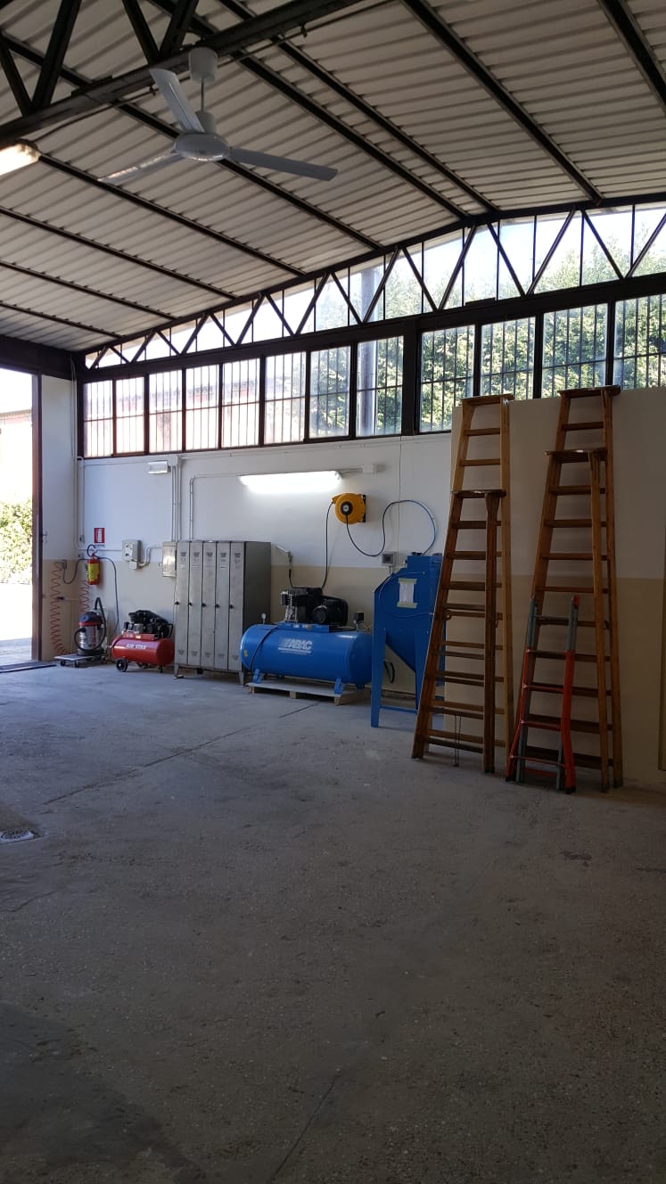 materiale per lavorazioni serrande