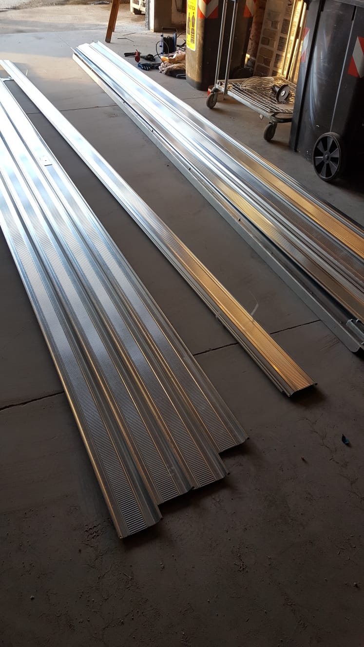 pezzi saracinesca in metallo