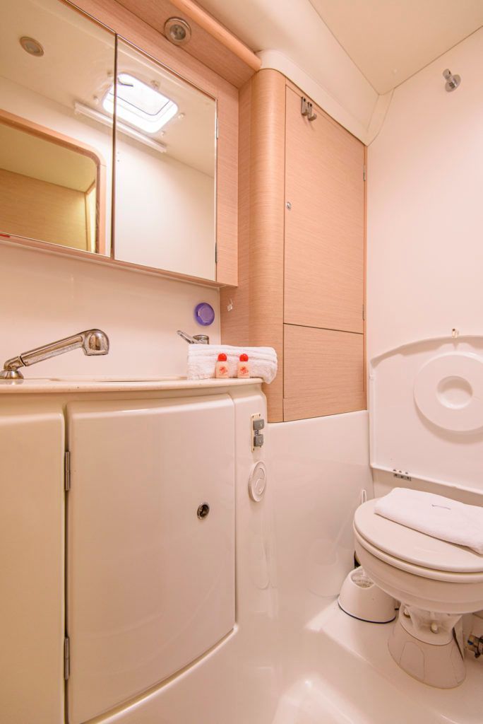 4.) Innenansicht der enjala, Lagoon 440